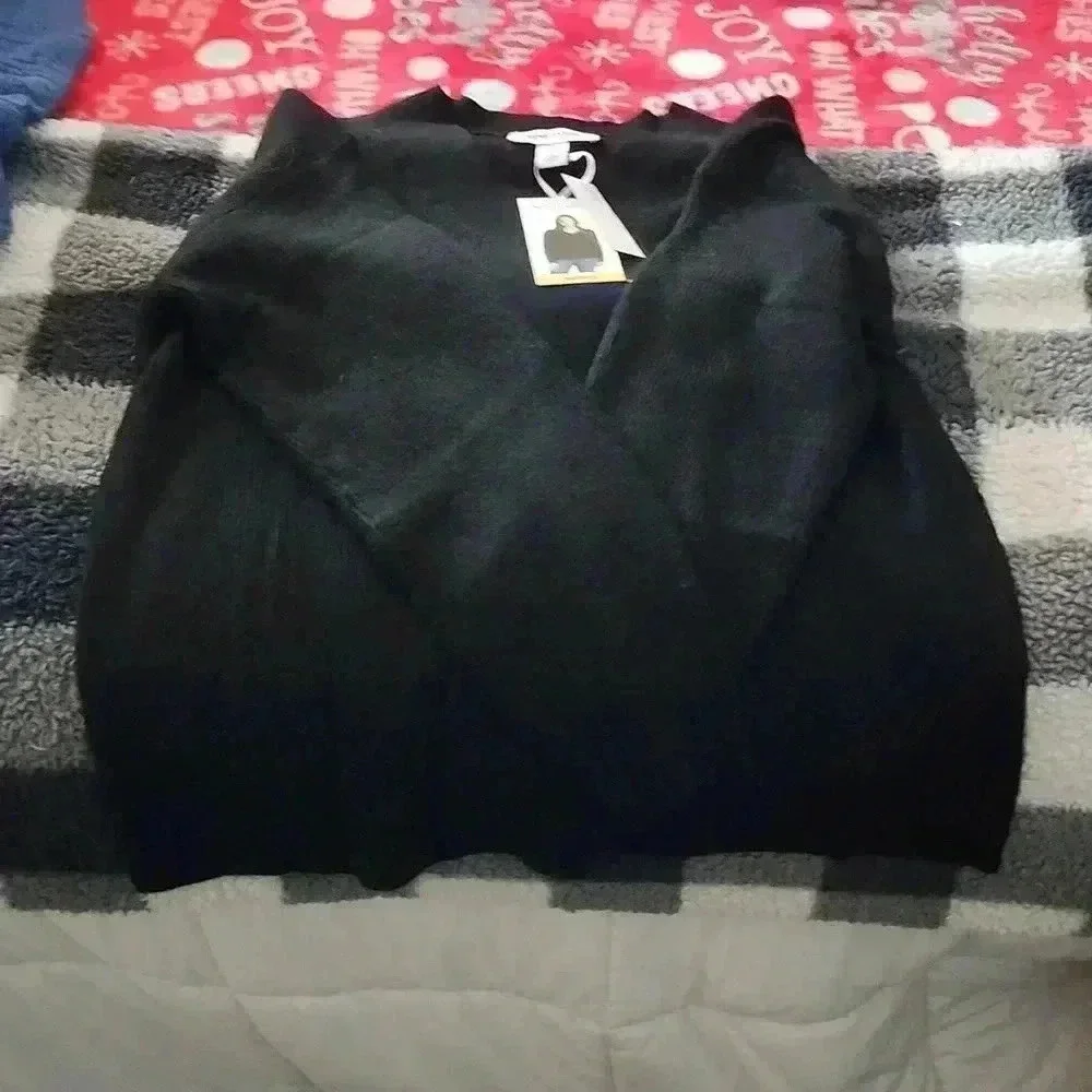 Black sweater Super Soft! - Picture 5 of 9